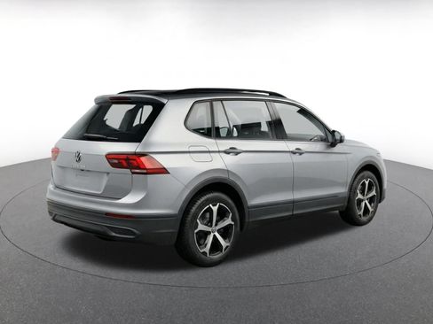Used 2026 Volkswagen Tiguan SE AWD/4WD image 9