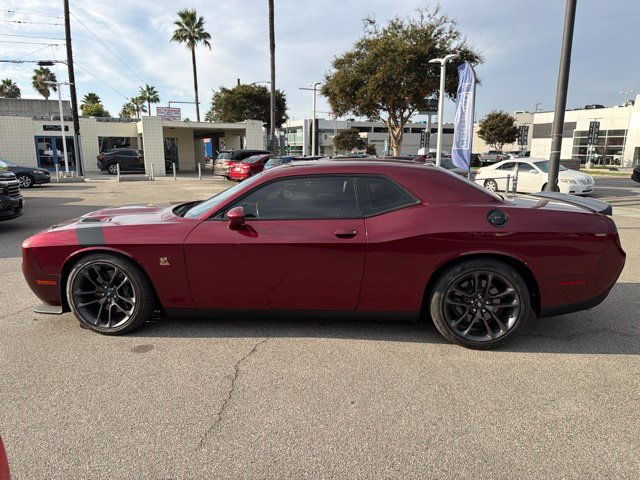 Used 2022 Dodge Challenger R/T Scat Pack w/ Driver Convenience Group RWD image 4