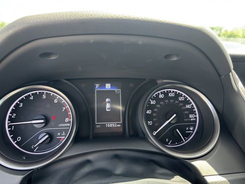Used 2023 Toyota Camry SE FWD image 12