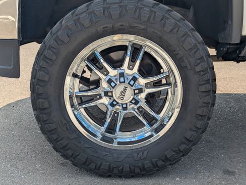 Used 2017 GMC Sierra 3500 SLT w/ Duramax Plus Package AWD/4WD image 49