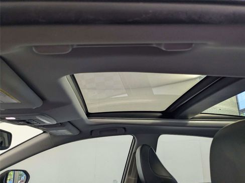 Used 2020 Toyota Camry XSE FWD image 13