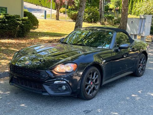 Used 2017 FIAT 124 Spider Abarth RWD image 1