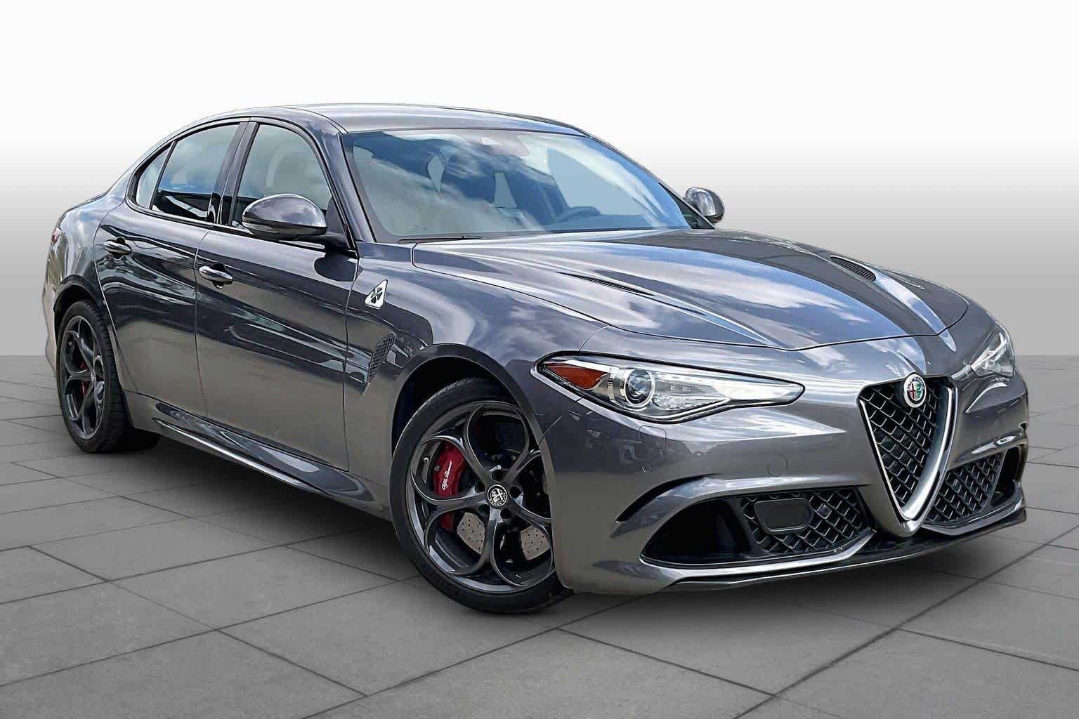 Used 2018 Alfa Romeo Giulia Quadrifoglio w/ Driver Assist Dynamic Package RWD image 3