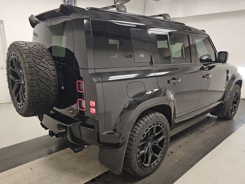 Used 2022 Land Rover Defender 110 V8 AWD/4WD image 4