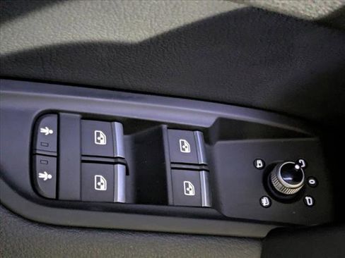 Used 2019 Audi Q5 2.0T Premium w/ Convenience Package image 17