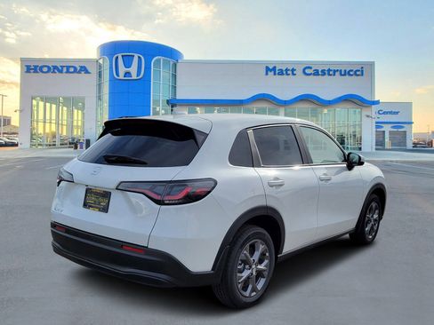 Certified 2026 Honda HR-V LX image 4