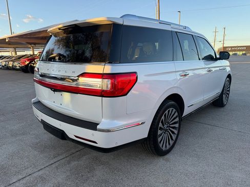 Used 2019 Lincoln Navigator Reserve image 7