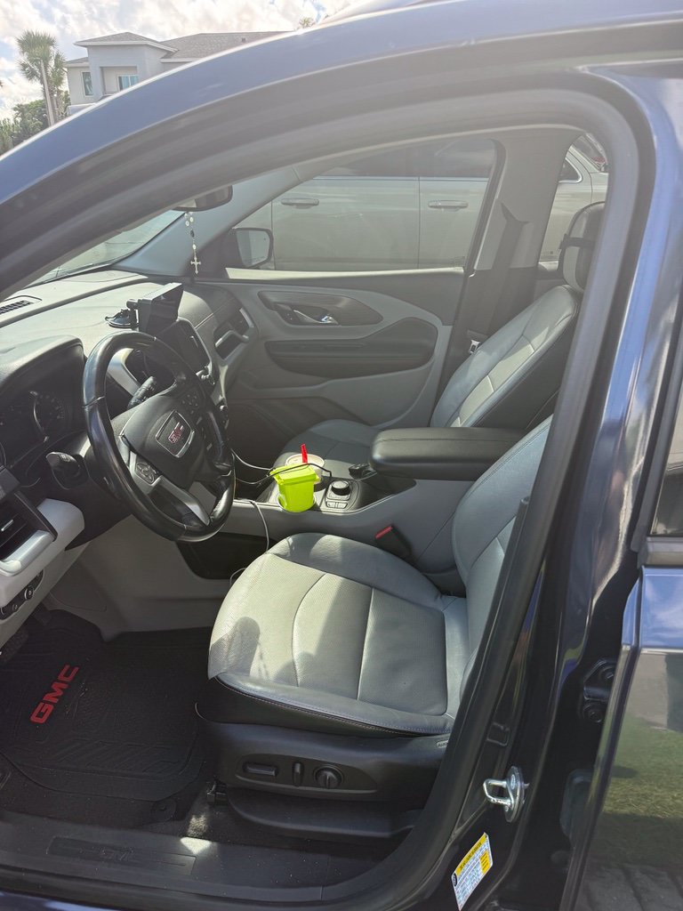 Used 2019 GMC Terrain SLT w/ Preferred Package FWD image 4
