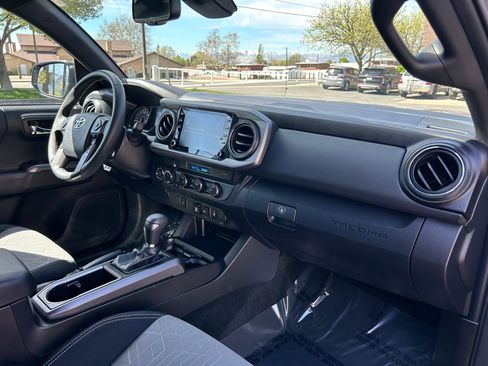 Used 2023 Toyota Tacoma TRD Off-Road image 26