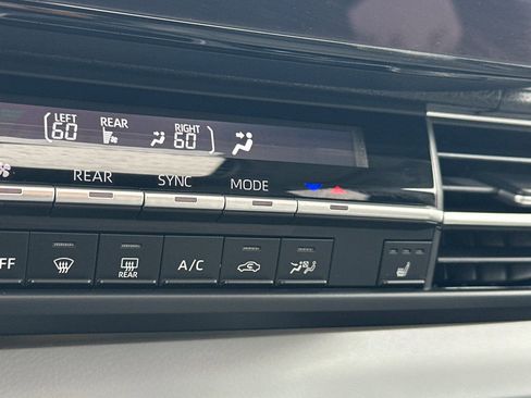 Certified 2025 Toyota Sienna XLE w/ XLE Plus Package image 31