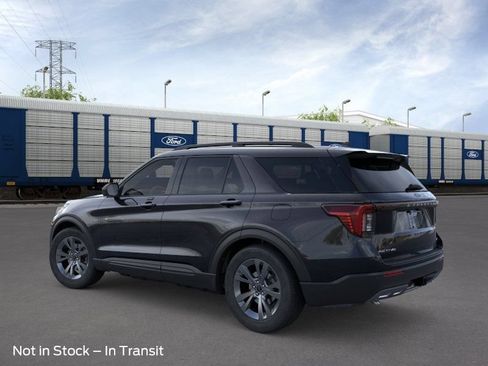 New 2026 Ford Explorer Active w/ Active Comfort Package AWD/4WD image 4