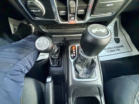 Used 2024 Jeep Wrangler Unlimited w/ Convenience Group AWD/4WD image 59