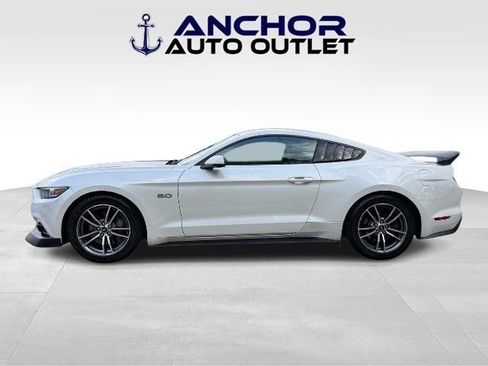 Used 2017 Ford Mustang GT Premium RWD image 5