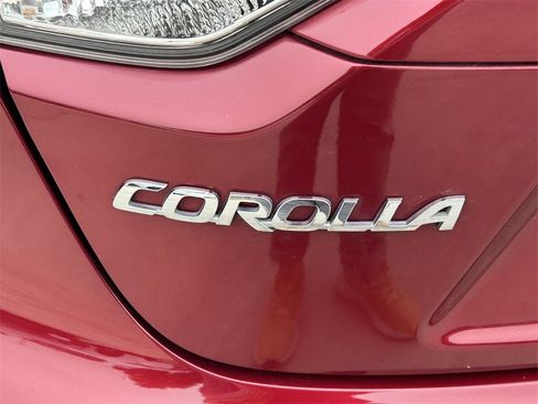 Used 2022 Toyota Corolla LE image 10