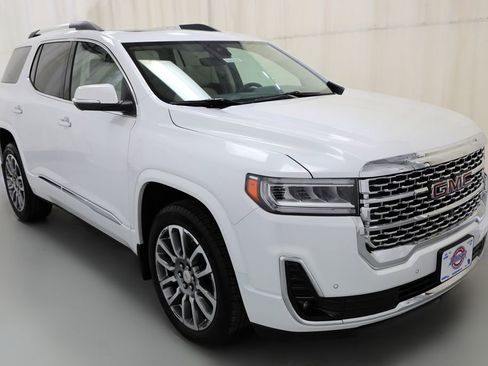 Used 2023 GMC Acadia Denali w/ Denali Ultimate Package AWD/4WD image 17