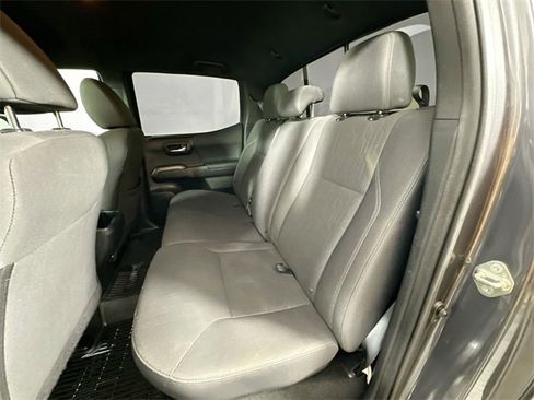 Used 2018 Toyota Tacoma TRD Sport image 22
