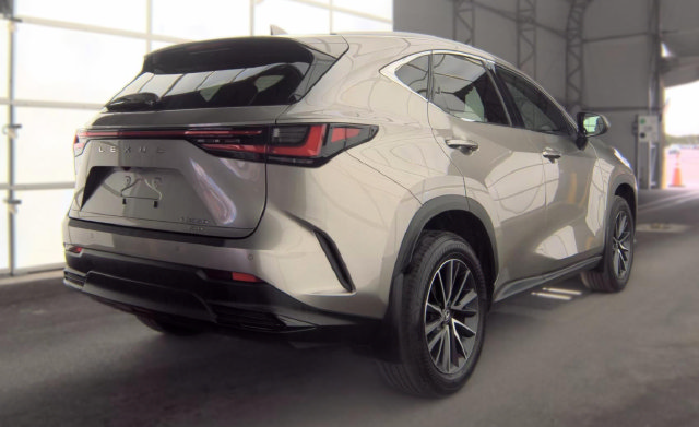 Used 2024 Lexus NX 350 AWD image 3
