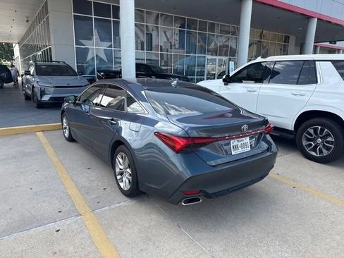 Used 2019 Toyota Avalon XLE w/ Moonroof Package FWD image 6