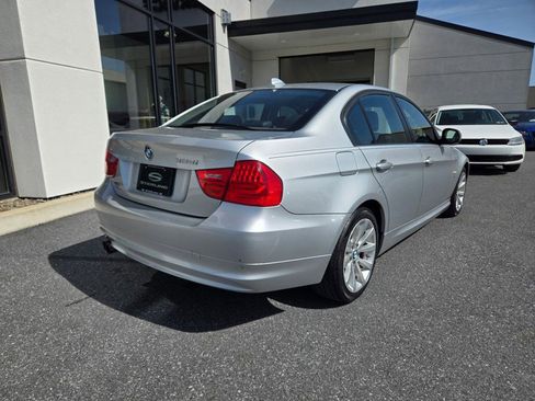 Used 2011 BMW 328i xDrive Sedan image 3