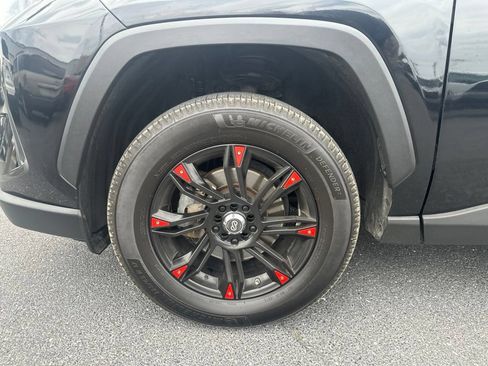 Used 2020 Toyota RAV4 LE AWD/4WD image 9