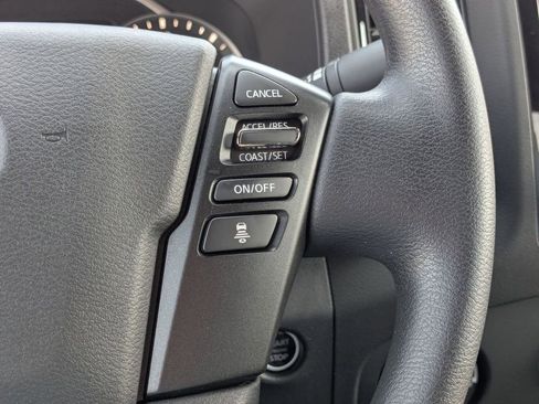 Certified 2023 Nissan Frontier SV w/ Midnight Edition Package AWD/4WD image 17
