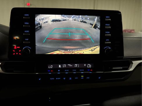 Used 2023 Toyota Sienna XLE w/ XLE Plus Package AWD/4WD image 7