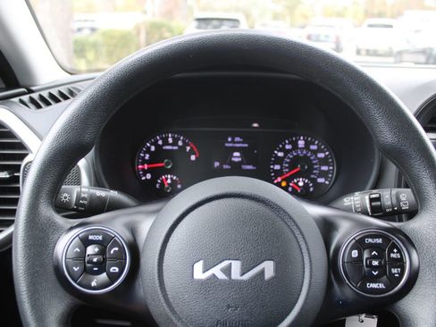 Certified 2022 Kia Soul LX w/ Technology Package image 24