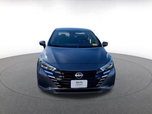 Used 2025 Nissan Versa SV image 4