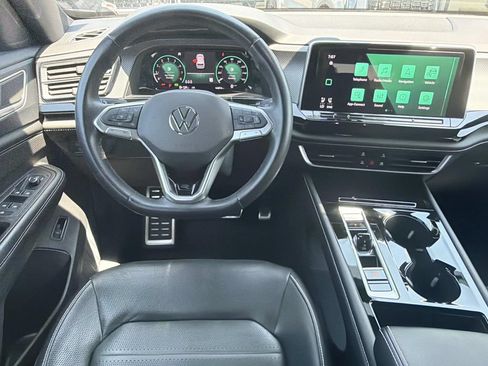 Used 2024 Volkswagen Atlas Cross Sport SEL R-Line AWD/4WD image 18