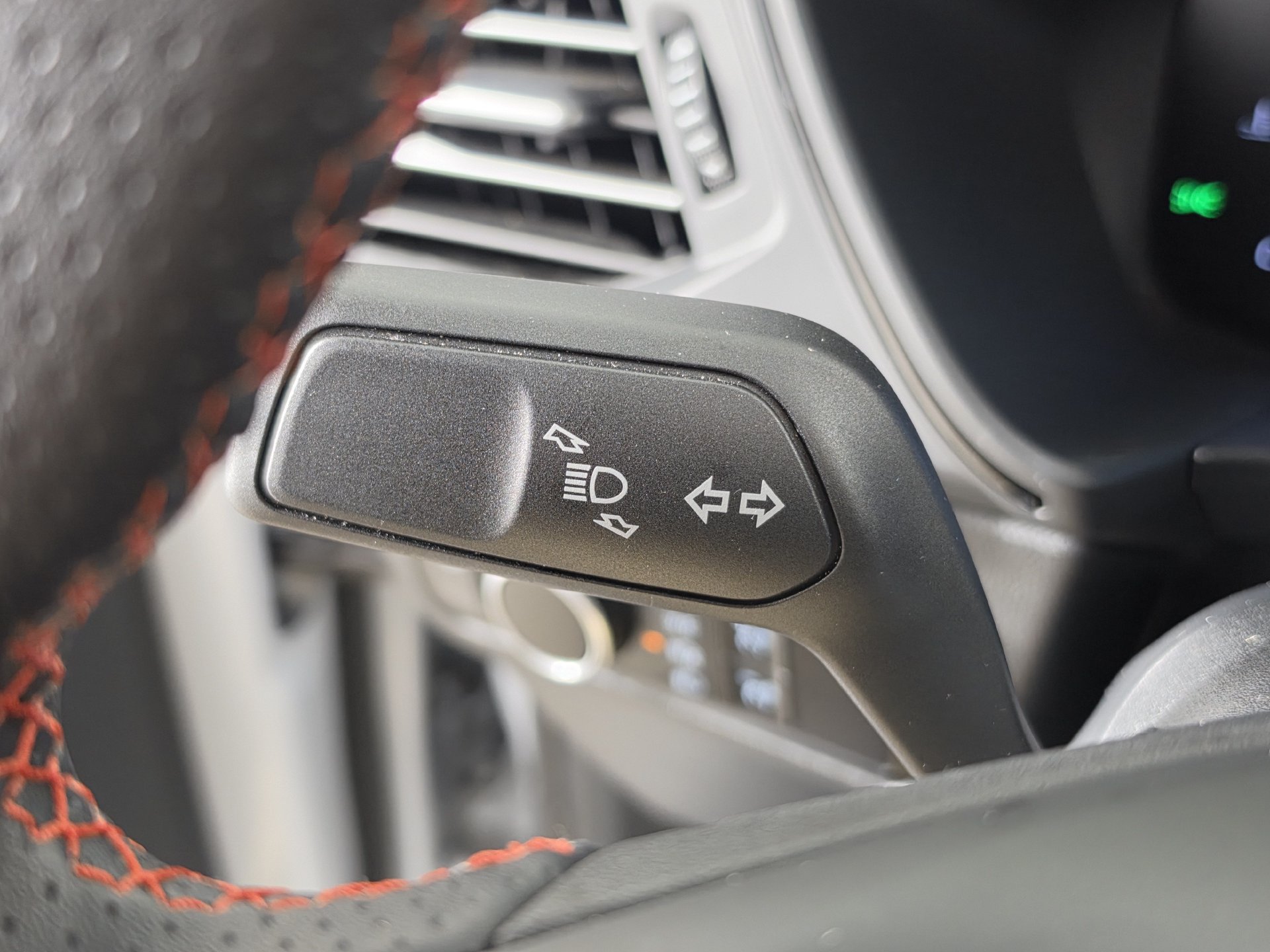 Used 2025 Ford Escape ST-Line w/ Equipment Group 301A FWD image 11
