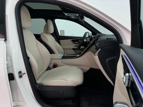 Certified 2026 Mercedes-Benz GLC 300 image 23