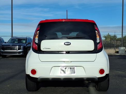 Used 2019 Kia Soul + image 5