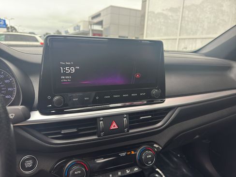 Used 2022 Kia Forte GT-Line w/ GT-Line Premium Package image 23