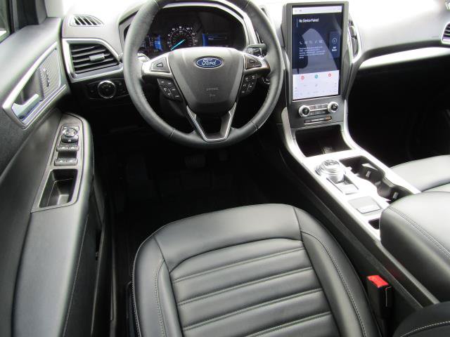 Used 2024 Ford Edge SEL w/ Convenience Package AWD/4WD image 2
