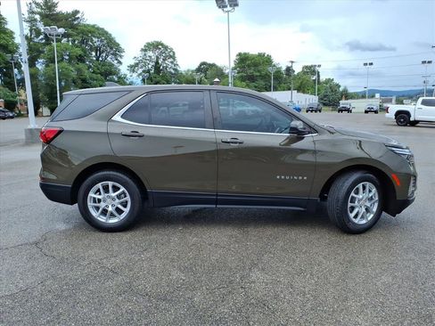 Used 2024 Chevrolet Equinox LT FWD image 3