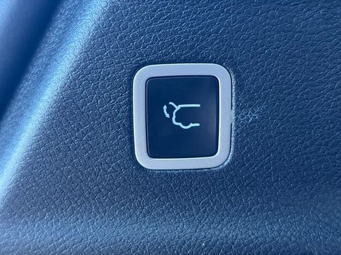 Certified 2025 Chrysler Pacifica Select FWD image 10