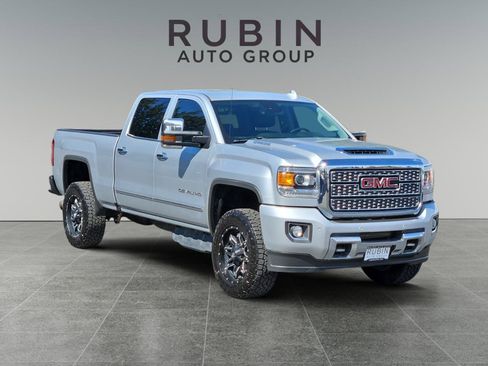 Used 2018 GMC Sierra 2500 Denali w/ Duramax Plus Package AWD/4WD image 1