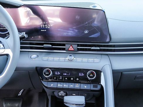 New 2025 Hyundai Elantra SEL image 16