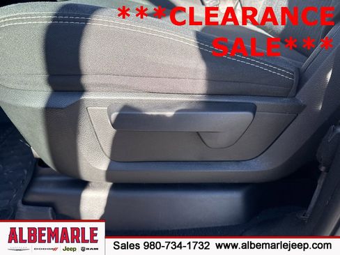 Used 2024 RAM 2500 Tradesman w/ Chrome Appearance Group image 16