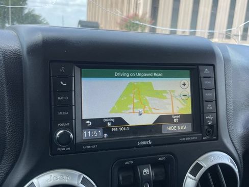 Used 2017 Jeep Wrangler Unlimited Rubicon AWD/4WD image 15