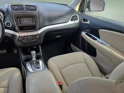 Used 2020 Dodge Journey SE FWD image 13