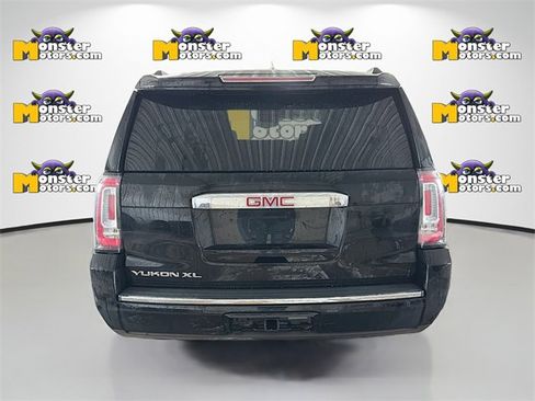 Used 2018 GMC Yukon XL Denali image 5