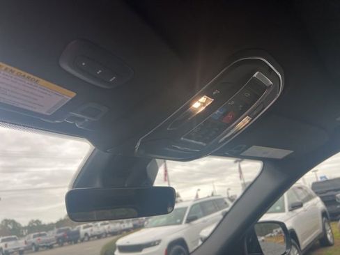 New 2025 Jeep Grand Cherokee Limited image 15