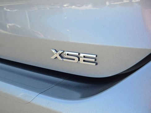 Used 2021 Toyota Highlander XSE FWD image 14