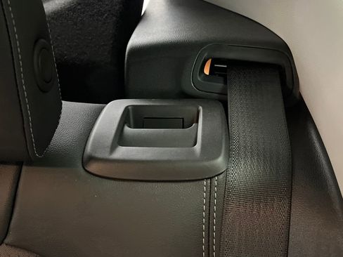 Used 2025 Chevrolet Trax LT w/ LT Convenience Package image 14