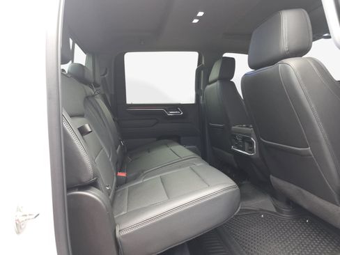Used 2024 GMC Sierra 3500 Denali w/ Denali Reserve Package AWD/4WD image 33
