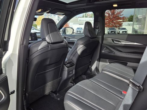 Certified 2025 INFINITI QX60 Luxe w/ Black Edition image 21