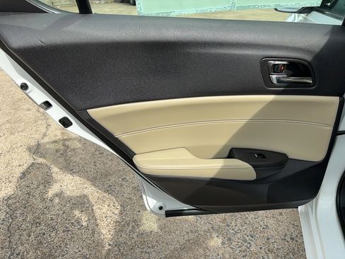 Used 2013 Acura ILX w/ Technology Package image 9