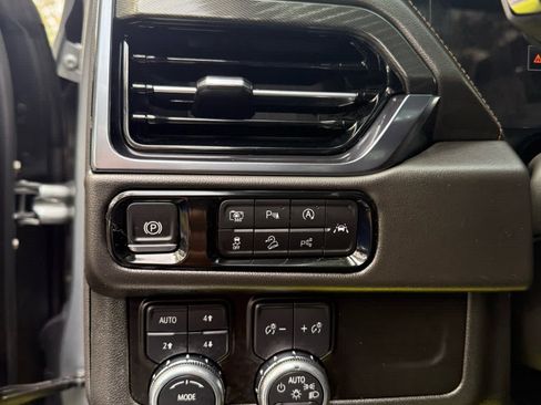 Used 2025 GMC Yukon AT4 w/ AT4 Premium Package image 23