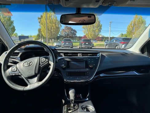 Used 2013 Toyota Avalon XLE Touring FWD image 6